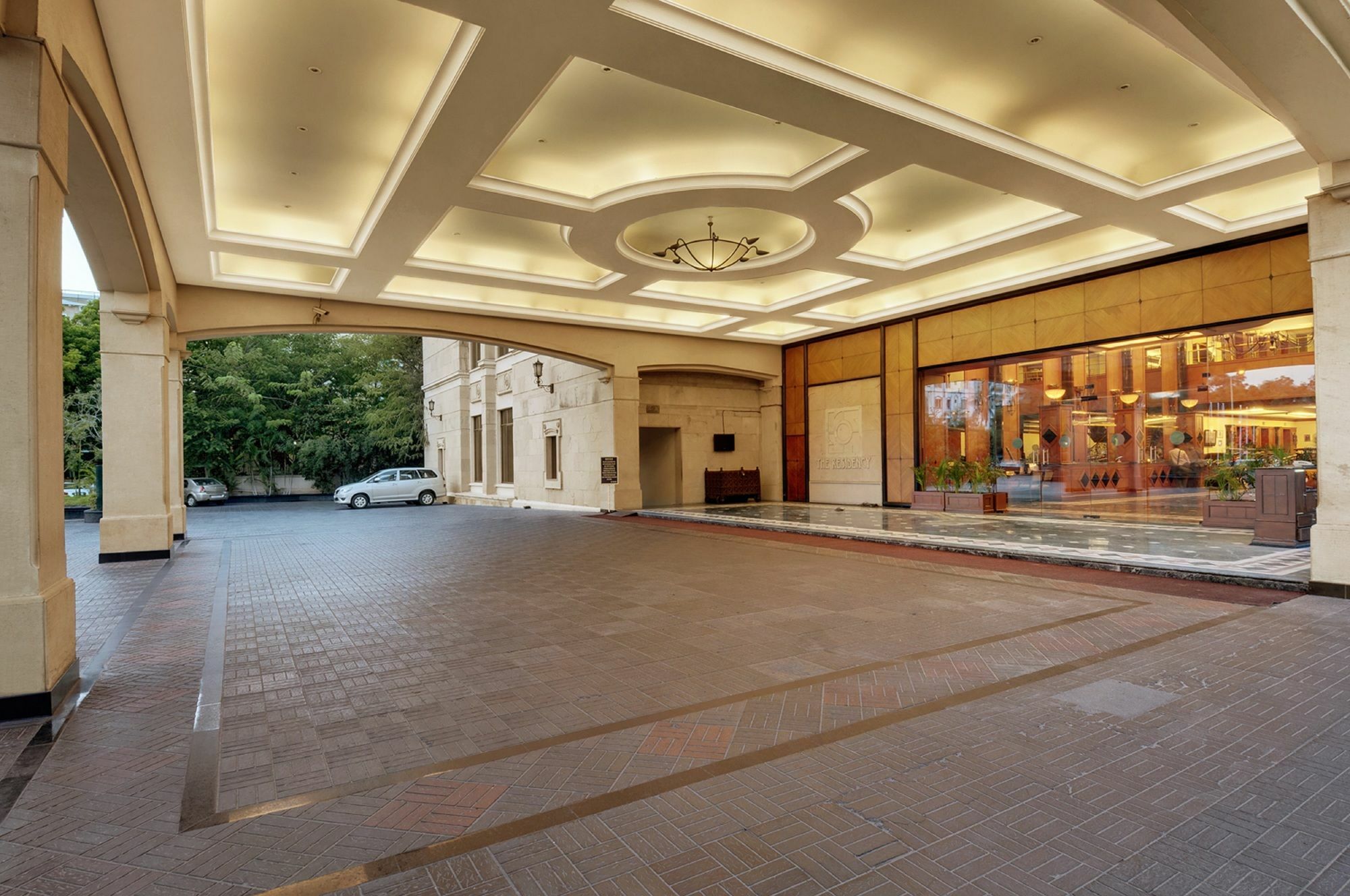 The Residency Towers Hotel 5*